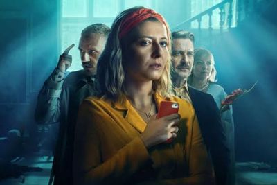 Review In For A Murder : Cozy Mystery dari Polandia yang Segar Meski Kurang Hidup