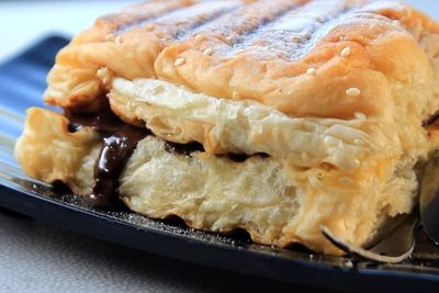 Bikin Ngiler! Ada Kuliner Unik Es Krim Isi Burger di Parepare