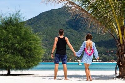 10 Destinasi Honeymoon di Indonesia, Pesonanya Menawan!