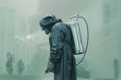 Review Chernobyl, Fakta Tersembunyi dan Intrik Politik Memuakkan di Balik Ledakan Nuklir