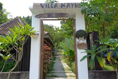 Uniknya Bermalam di Villa Kayu Jogjakarta, Hunian Jogja Rasa Ubud!