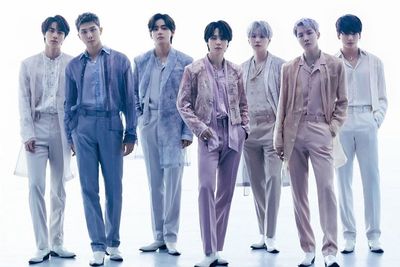 BTS Terbitkan Buku Beyond The Story Peringati Anniversary ke-10, Dicetak dalam 23 Bahasa