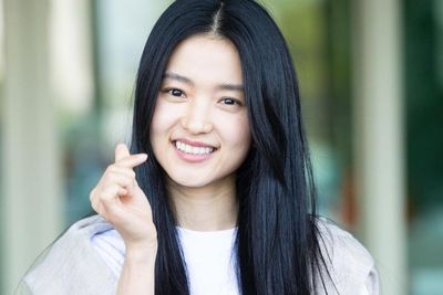 Penampilan Kasual Kim Tae Ri saat di Bandara Ramai Disorot: Itu Rambut Asli?