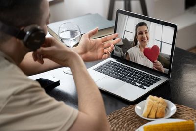 Studi Sebut LDR Bisa Bikin Mental Seseorang Down hingga Depresi Berat