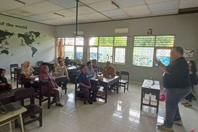 100 Guru Lombok Tengah Dilatih Keterampilan Mengajar Bahasa Inggris Inovatif