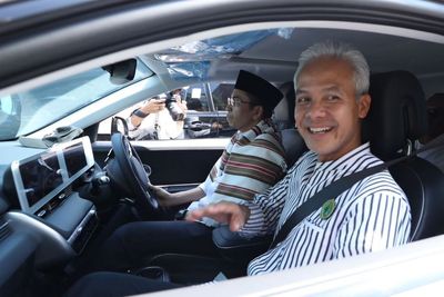 Konsolidasi Pemenangan Pilpres di NTB, Ganjar Pranowo Disopiri TGB