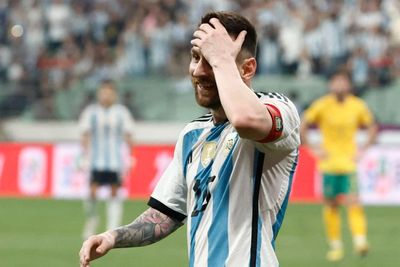 Sesal Penonton Messi Tak Ikut Diboyong Argentina ke Indonesia