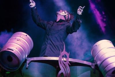 Demi Istri yang Lagi Sakit di Rumah, Pemain Perkusi Slipknot Gak Ikut Sisa Tur di Juni Ini