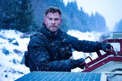 Review Lengkap Extraction 2 , Aksi Chris Hemsworth Lebih Seru dan Menegangkan