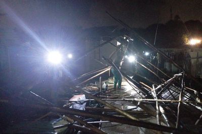 Puluhan Rumah Warga Hinterland di Belakang Padang Kota Batam Terkena Angin Puting Beliung