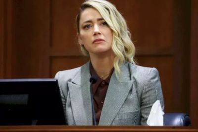 Amber Heard Muncul Lagi ke Publik Pertama Kali Pasca Sidang KDRT dengan Depp Tahun Lalu