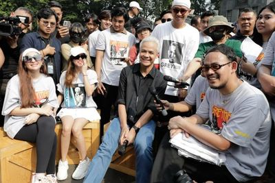 Artis Sinetron Arbani Yasiz dan Milenial Bertemu Ganjar di GBK, Ngobrol Soal Apa Sih?