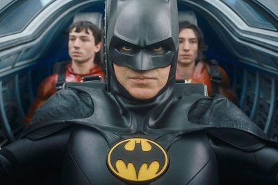 Film Batman Beyond Michael Keaton Terancam Gagal Dibuat Kalau The Flash Kurang Laku