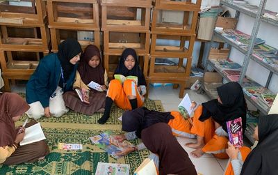 Mahasiswa KKN Undip Bantu Hidupkan Kembali Gerakan Literasi Membaca di SDN 2 Wiro, Klaten