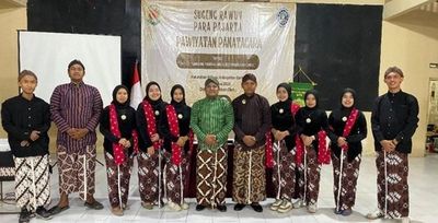 Kolaborasi Mahasiswa KKN UAD: Menghidupkan Budaya Jawa Melalui Pawiyatan Panatacara di 2 Wilayah Jogja Ini
