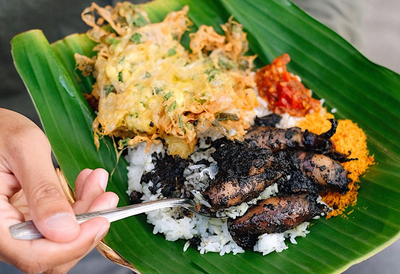 Surga Anak Kost Malang, Nasi Rames Cumi Cuma Rp15 Ribu di Warung Bu Warni: Bisa Tambah Nasi dan Es Teh Sepuasnya