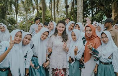Gubernur Sherly Tjoanda Gratiskan Uang Komite untuk Seluruh SMA SMK di Maluku Utara