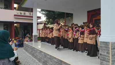 Antusiasme dan Keseruan Murid Baru SDN Gedong 12 Pagi di Hari Pertama MPLS