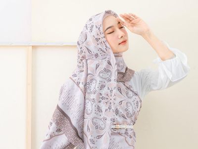 Kenalin Putri Shabrina, Selebgram Berhijab yang Sukses Modelling dan Bisnis Clothing