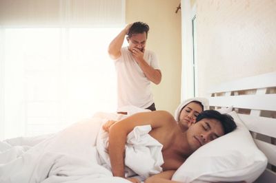 Studi Ilmiah Sebut Selingkuh Bisa Menular, Hati-hati Pilih Teman!