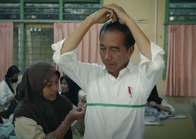 Presiden Jokowi Undang Siswi SMKN 4 Jambi yang Jahit Kemejanya ke Istana