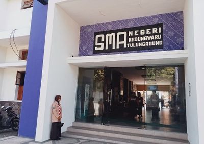 Jadi Viral, Sebagian Siswa di Tulungagung Pilih Batalkan Pembelian dan Kembalikan Seragam Mahal ke Sekolah