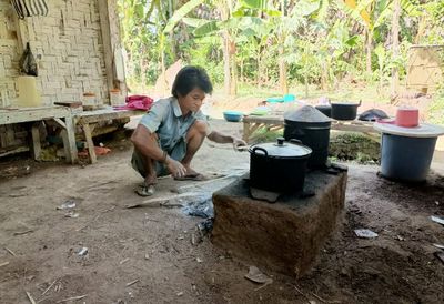 Kisah Duda Tua Hidup Sendiri di Rumah Reyot: Alhamdulillah Dibantu Pak Tentara