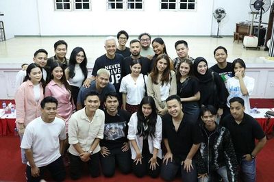 Makan Bareng Influencer-Artis, Ganjar Bicara Tentang Masa Depan