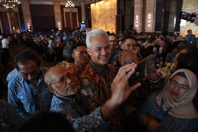 Ganjar Pranowo Video Call Petani dan Pendukungnya di Lampung Timur