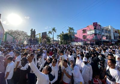 Ngeri! Penampakan Lautan Manusia di Jalan Sehat Anti Mager Sambut Hari Jadi Sulawesi Selatan Ke-353