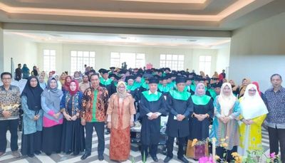 78 Mahasiswa Lansia di Lombok Tengah Diwisuda, Bukti Usia Bukan Halangan untuk Tuntut Ilmu!