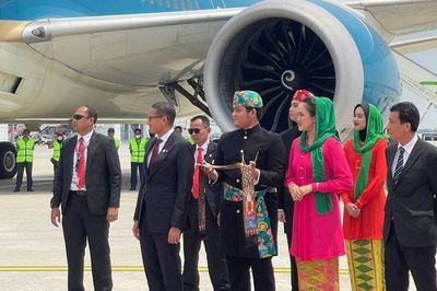27 Pasang Abang - None Sambut Delegasi VVIP KTT ASEAN