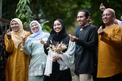 21 Contoh Pantun Palang Pintu Lucu untuk Pernikahan Betawi