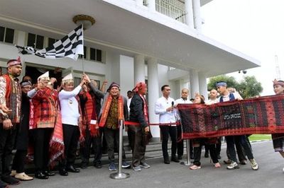 Pj Gubernur Sumut Akan Bentangkan Ulos 1.000 Meter di Monas, Akankah Hari Ulos Nasional Diresmikan?