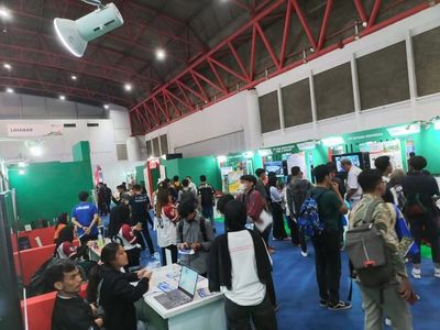 Ribuan Pencari Kerja Padati Job Fair Nasional Kemnaker