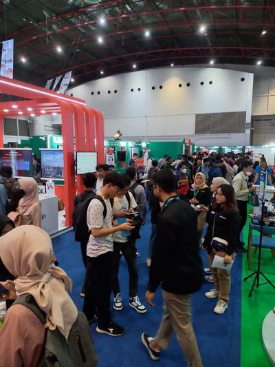 Gak Cuma Ijazah, Sertifikasi Sekarang Jadi Kunci Dapat Kerja di Era AI