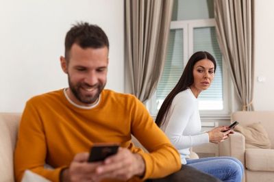 5 Tipe Selingkuh yang Bikin Sakit Hati: Nomor 2 Paling Gak Bisa Dimaafin!