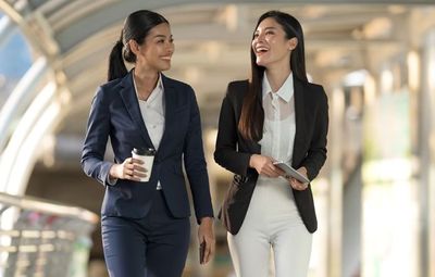 Ingin Merasa Lebih Pede saat Ngobrol dengan Lawan Bicara? Ikuti 7 Trik Ini
