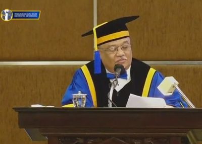 Keren dan Unik! Guru Besar Sejarah Nembang Jawa saat Pidato Pengukuhan Guru Besar Undip 2023