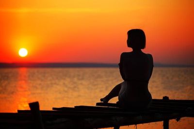 55 Caption Bahasa Inggris tentang Senja, Singkat Aesthetic!