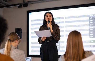 4 Cara Melatih dan Mengatasi Ketakutan Saat Publik Speaking