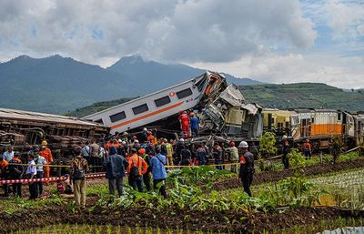 Jangan Abai! Ini 4 Aturan Keselamatan Naik Kereta Api