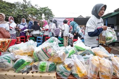 Gelar Bazar Sembako Murah, Relawan Ganjar Creasi Jawab Persoalan Bangsa