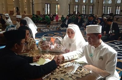 Sembilan Pasangan Mengikuti Nikah Massal di Kota Solo, Ijab Qabul Diadakan di Masjid Raya Sheikh Zayed Solo