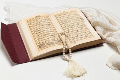Keutamaan Membaca Surat Al-Kahfi bagi Setiap Kaum Muslimin, Sejuta Manfaat!