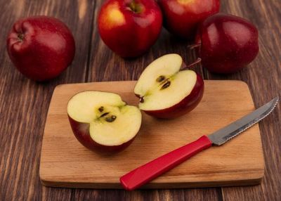 Tips Jitu Cegah Warna Apel Berubah Kecokelatan Usai Dipotong