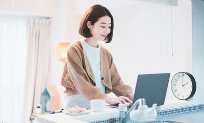 Istilah FOMO di Dunia Gen-Z: Pengertian, Efek Samping, dan Cara Mengatasi Fenomena Ini!