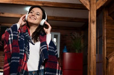 Studi Sebut Mendengar Lagu-lagu Lawas Ternyata Bisa Kurangi Stress