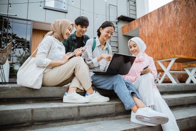 7 Jurusan Kuliah untuk Anak IPS dengan Prospek Kerja yang Menarik