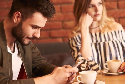 5 Shio yang Dikenal Paling Cuek dengan Pasangan, Benarkah?